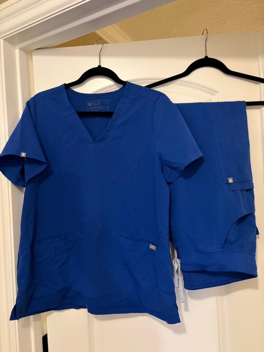 FIGS Women's Royal Blue V-Neck Scrub Top And Petite Bottoms